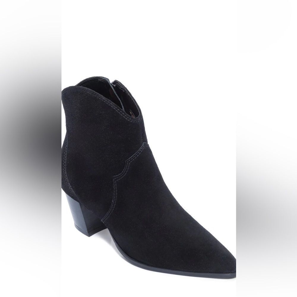 NWOT Bernardo Black Suede Ankle Booties